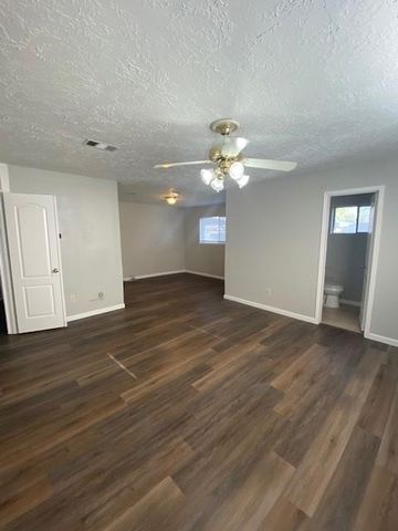 8022 Bunker Wood Lane, Houston, TX 77086