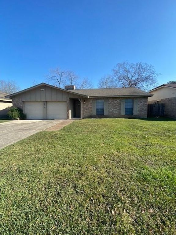 8022 Bunker Wood Lane, Houston, TX 77086