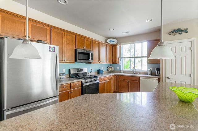 8210 Vashon Drive NE, Lacey, WA 98516