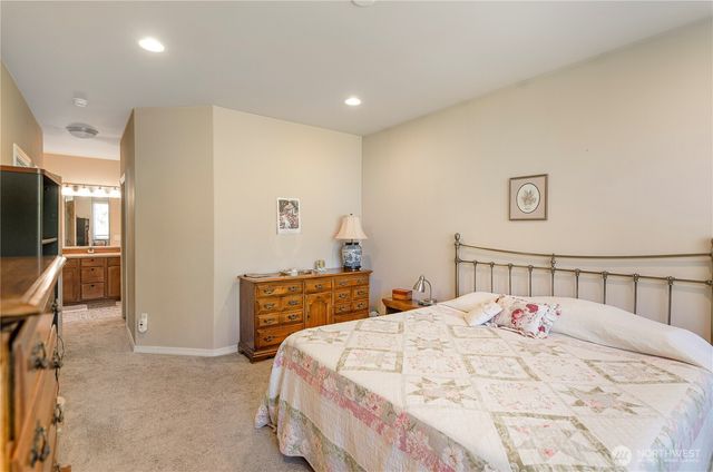 8210 Vashon Drive NE, Lacey, WA 98516