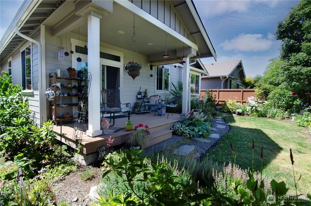 8210 Vashon Drive NE, Lacey, WA 98516