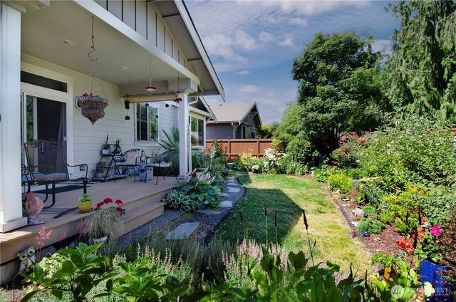 8210 Vashon Drive NE, Lacey, WA 98516
