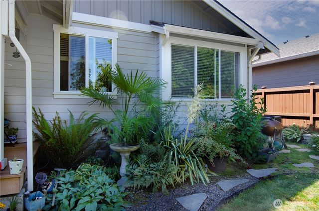 8210 Vashon Drive NE, Lacey, WA 98516