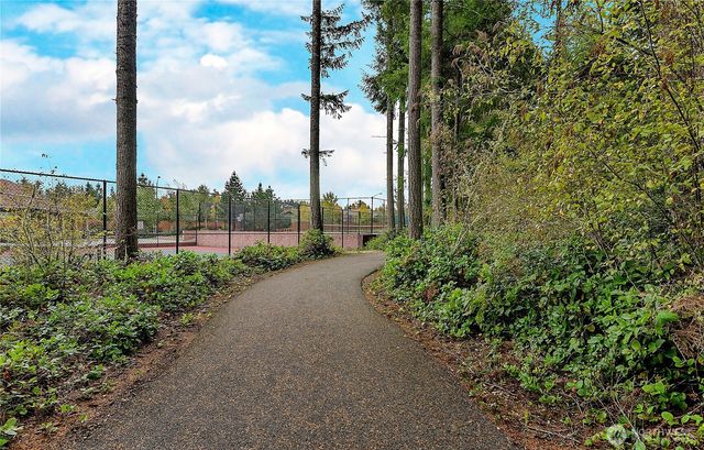 8210 Vashon Drive NE, Lacey, WA 98516