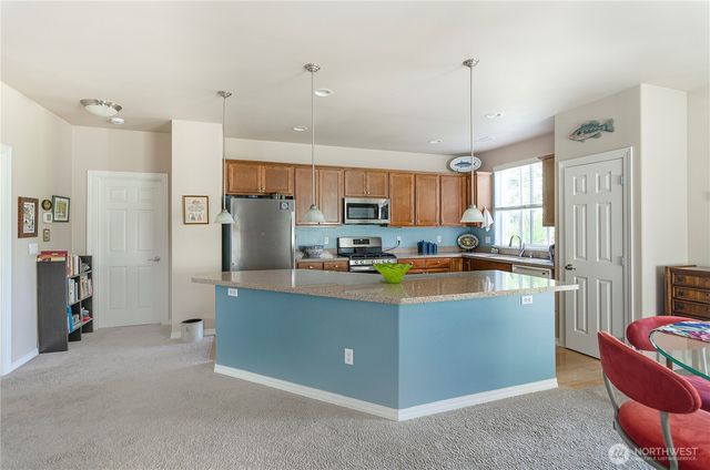 8210 Vashon Drive NE, Lacey, WA 98516