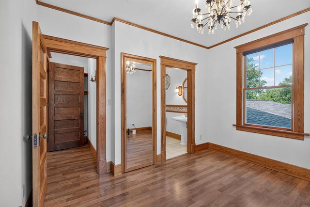 206 S Hackett Road, Waterloo, IA 50701