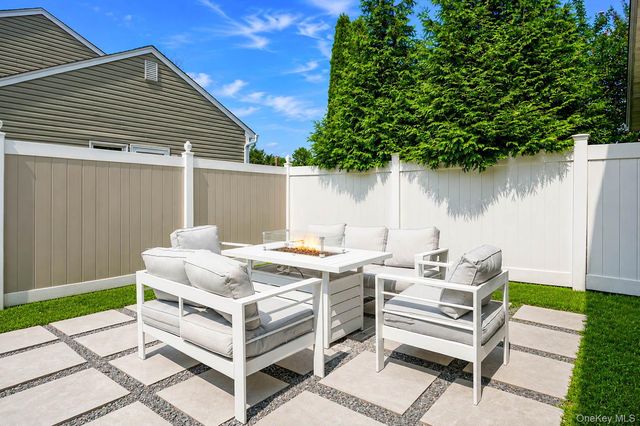 134 Paris Court, West Islip, NY 11795
