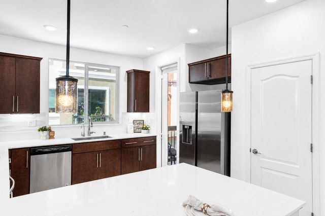 1022 Onofrio Lane 1, San Jose, CA 95131
