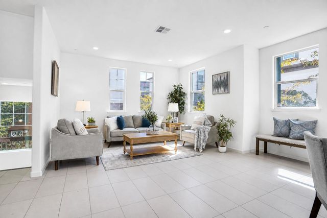 1022 Onofrio Lane 1, San Jose, CA 95131