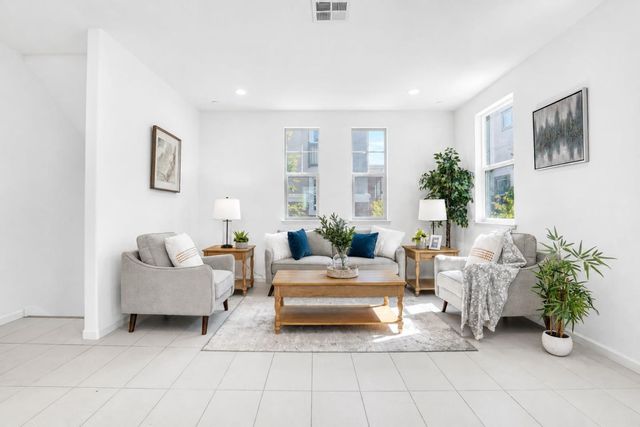 1022 Onofrio Lane 1, San Jose, CA 95131