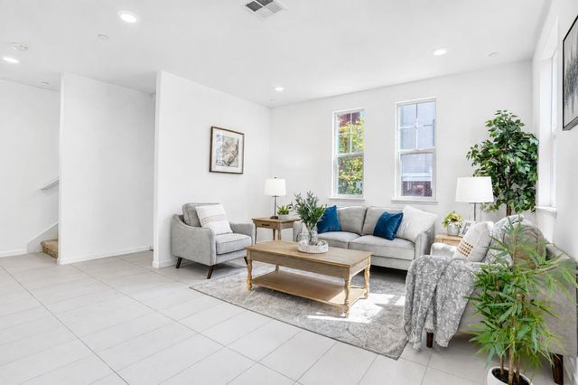 1022 Onofrio Lane 1, San Jose, CA 95131