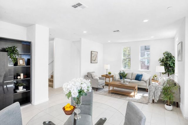 1022 Onofrio Lane 1, San Jose, CA 95131