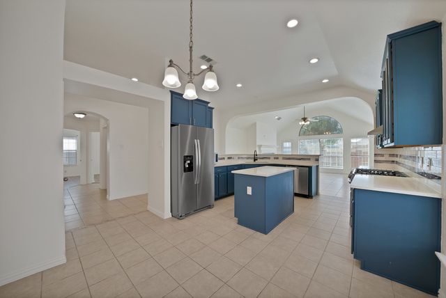 2743 Waterway Drive, Grand Prairie, TX 75054