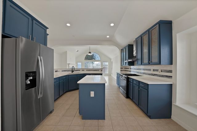 2743 Waterway Drive, Grand Prairie, TX 75054