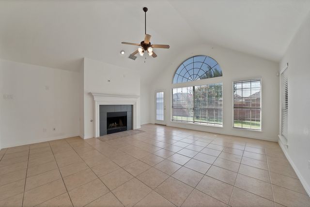 2743 Waterway Drive, Grand Prairie, TX 75054