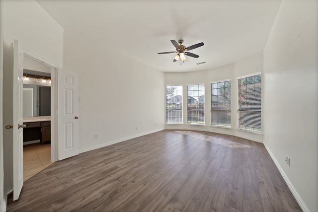 2743 Waterway Drive, Grand Prairie, TX 75054