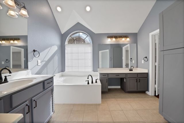 2743 Waterway Drive, Grand Prairie, TX 75054