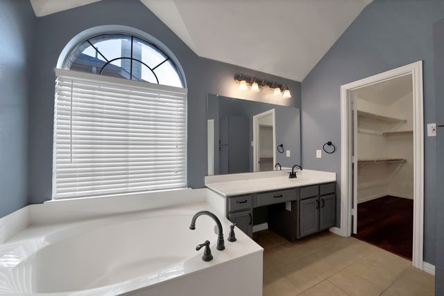 2743 Waterway Drive, Grand Prairie, TX 75054
