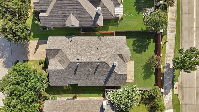 2743 Waterway Drive, Grand Prairie, TX 75054