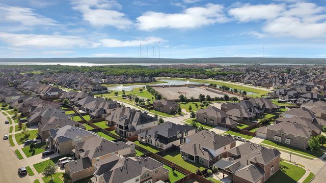 2743 Waterway Drive, Grand Prairie, TX 75054
