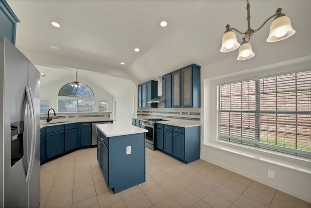 2743 Waterway Drive, Grand Prairie, TX 75054