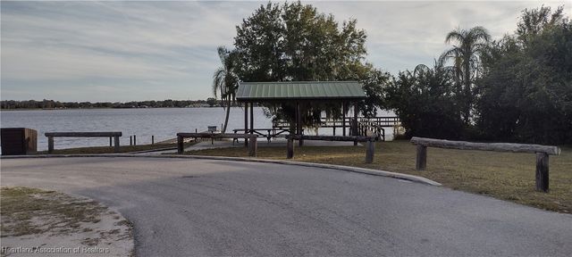 6117 Lake Front Drive, Sebring, FL 33876