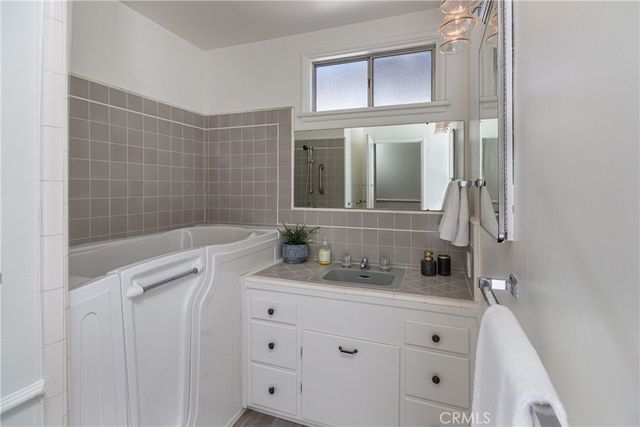611 Delaware Road, Burbank, CA 91504