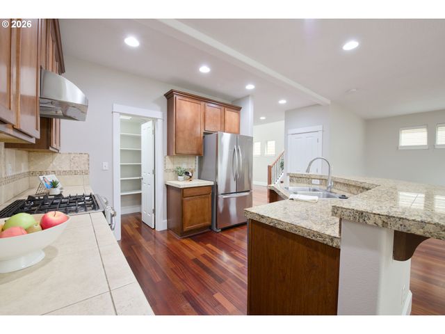 5647 Nw LARK MEADOW Ter, Portland, OR 97229