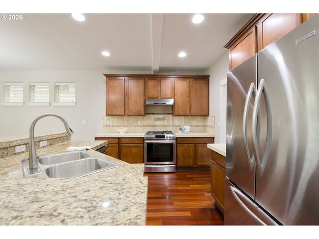 5647 Nw LARK MEADOW Ter, Portland, OR 97229