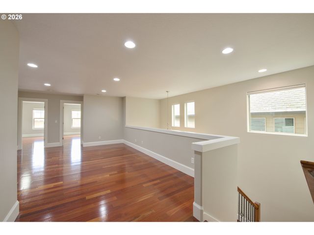 5647 Nw LARK MEADOW Ter, Portland, OR 97229