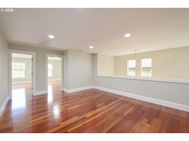 5647 Nw LARK MEADOW Ter, Portland, OR 97229