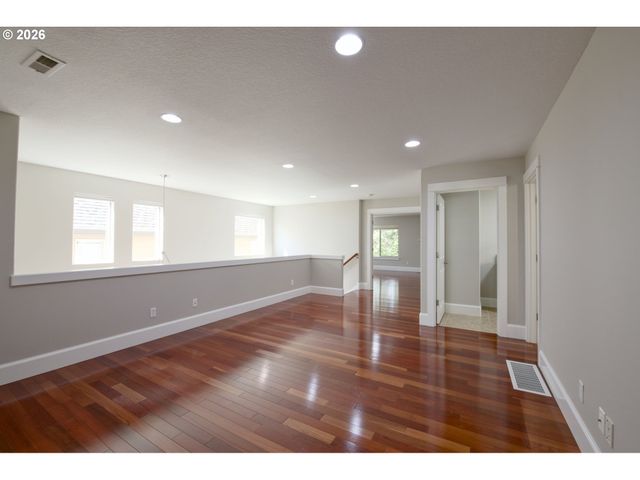 5647 Nw LARK MEADOW Ter, Portland, OR 97229