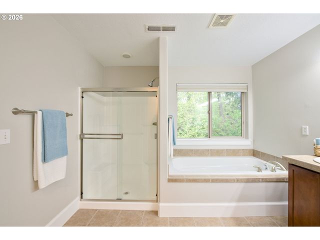 5647 Nw LARK MEADOW Ter, Portland, OR 97229