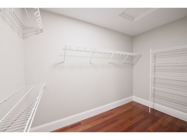 5647 Nw LARK MEADOW Ter, Portland, OR 97229