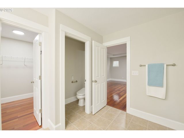 5647 Nw LARK MEADOW Ter, Portland, OR 97229