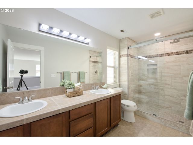 5647 Nw LARK MEADOW Ter, Portland, OR 97229