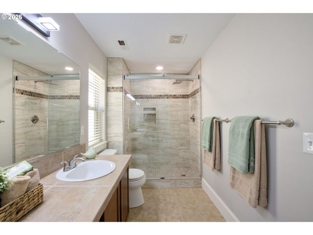 5647 Nw LARK MEADOW Ter, Portland, OR 97229