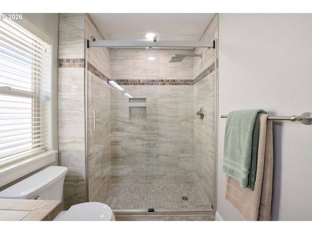 5647 Nw LARK MEADOW Ter, Portland, OR 97229