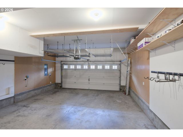 5647 Nw LARK MEADOW Ter, Portland, OR 97229