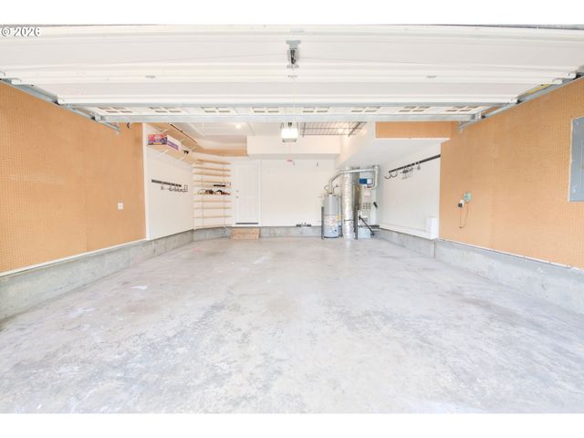 5647 Nw LARK MEADOW Ter, Portland, OR 97229