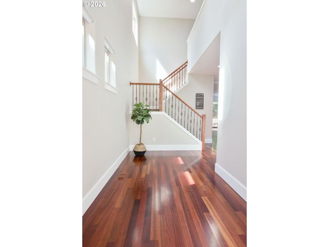 5647 Nw LARK MEADOW Ter, Portland, OR 97229