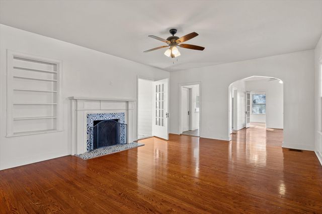 4120 Bonny Oaks Drive, Chattanooga, TN 37406