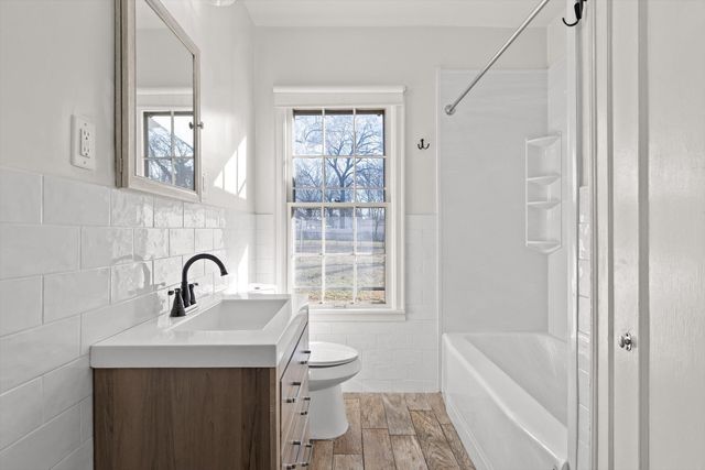 4120 Bonny Oaks Drive, Chattanooga, TN 37406