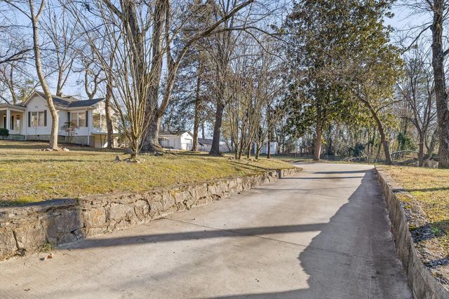 4120 Bonny Oaks Drive, Chattanooga, TN 37406