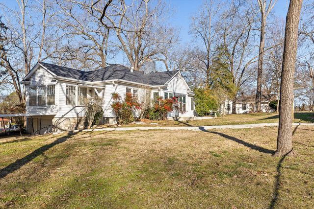 4120 Bonny Oaks Drive, Chattanooga, TN 37406