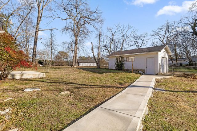 4120 Bonny Oaks Drive, Chattanooga, TN 37406