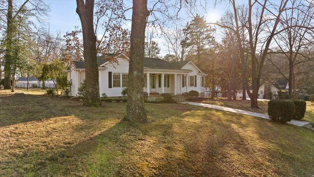 4120 Bonny Oaks Drive, Chattanooga, TN 37406