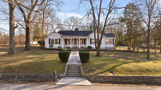 4120 Bonny Oaks Drive, Chattanooga, TN 37406