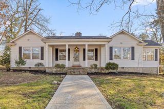 4120 Bonny Oaks Drive, Chattanooga, TN 37406