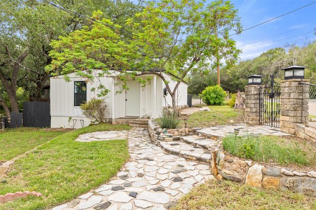 1201 Lakeshore DR, Spicewood, TX 78669